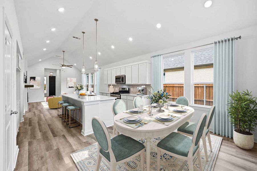 Dining Room/Kitchen Dining Room/Kitchen
