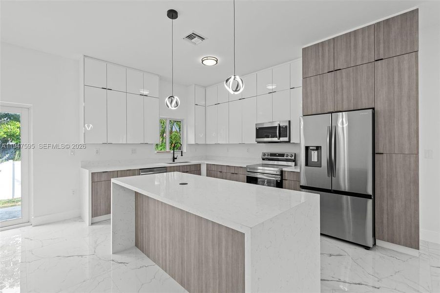 Furnished interior view inside a new home in , Fort Lauderdale (Image 8).