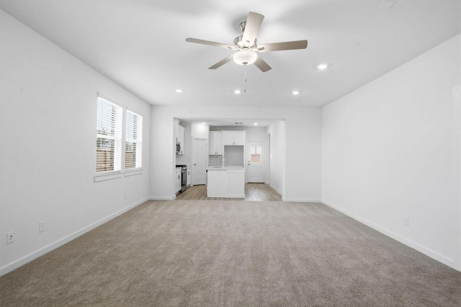 Spacious, unfurnished interior of a new home in , Iowa Colony (Image 40).