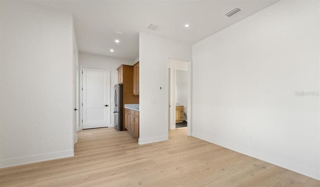 Spacious, unfurnished interior of a new home in , Port Orange (Image 26).
