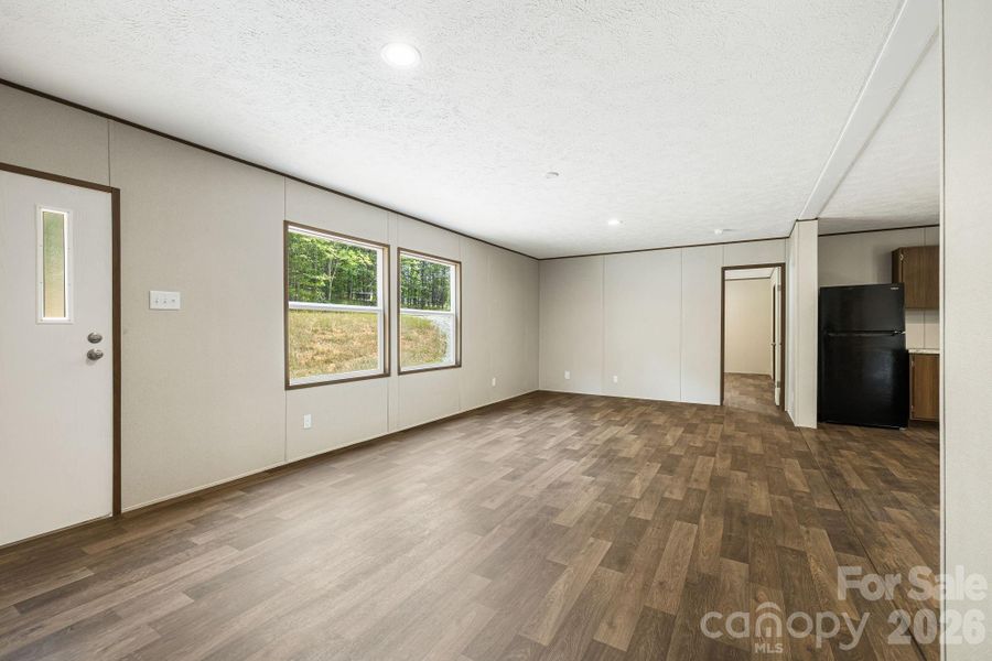 Spacious, unfurnished interior of a new home in , Nebo (Image 18).