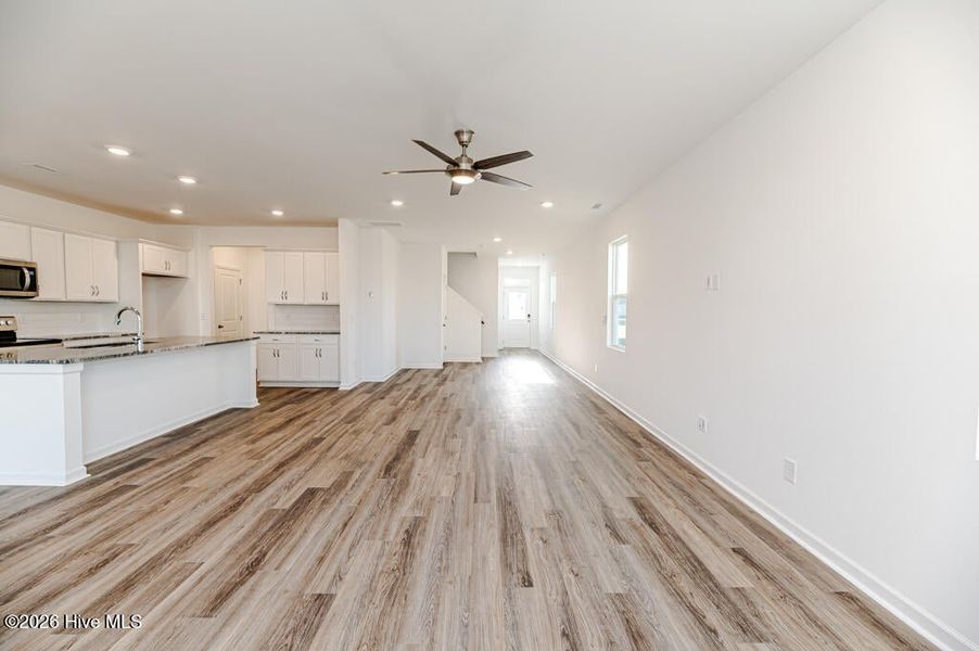 Spacious, unfurnished interior of a new home in Fords Reach, Bolivia (Image 24).