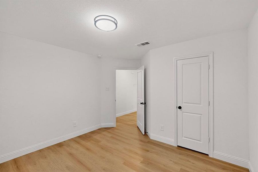 Spacious, unfurnished interior of a new home in , Dallas (Image 25).