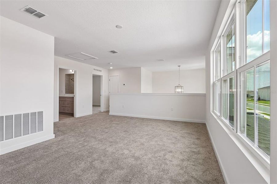 Spacious, unfurnished interior of a new home in Hamilton Bluff, Haines City (Image 28).