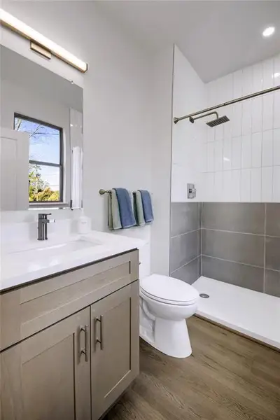 Furnished interior view inside a new home in , Atlanta (Image 11).