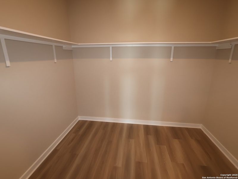 Spacious, unfurnished interior of a new home in Winding Brook, San Antonio (Image 23).