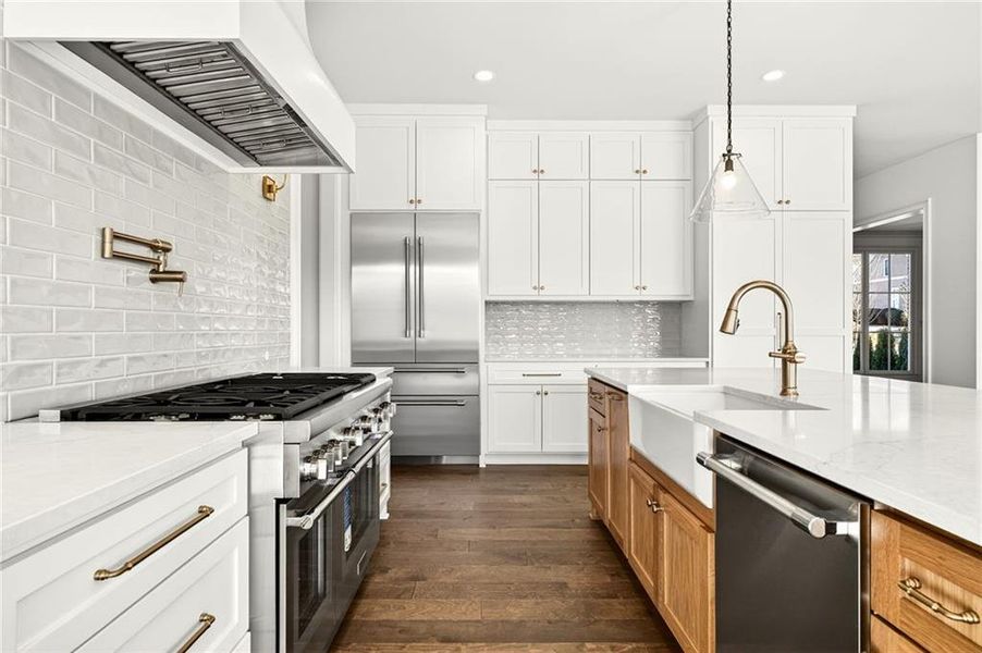 Furnished interior view inside a new home in , Roswell (Image 10).