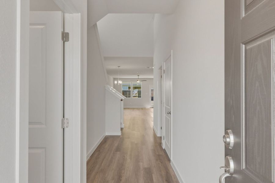 Spacious, unfurnished interior of a new home in Highland Ridge, New Braunfels (Image 11).