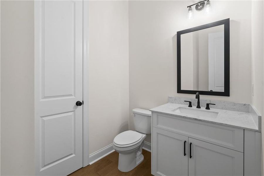 Furnished interior view inside a new home in Aberdeen, Hoschton (Image 5).