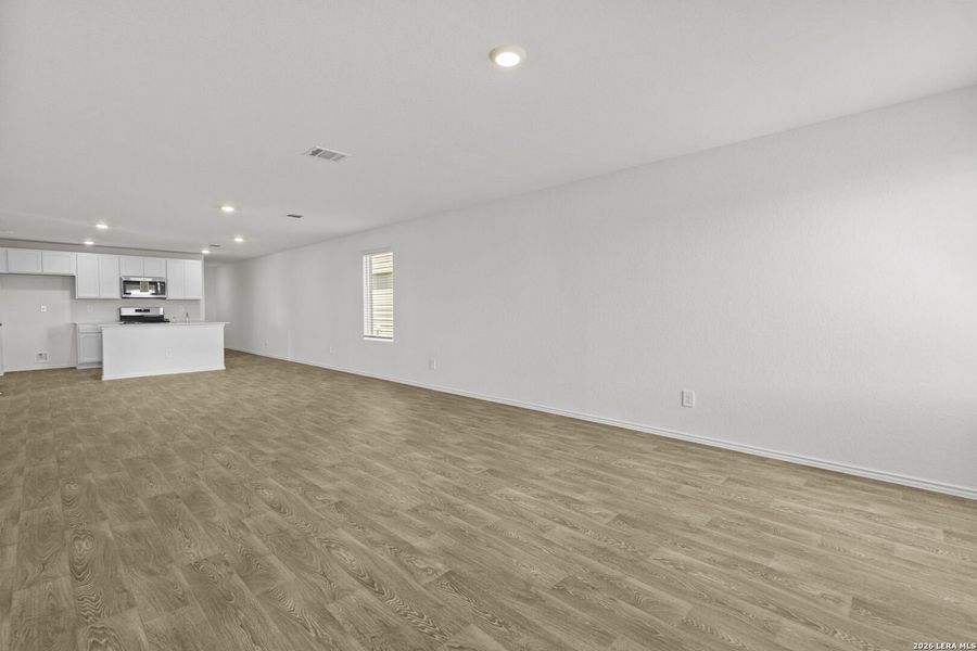 Spacious, unfurnished interior of a new home in Hickory Ridge, Elmendorf (Image 39).