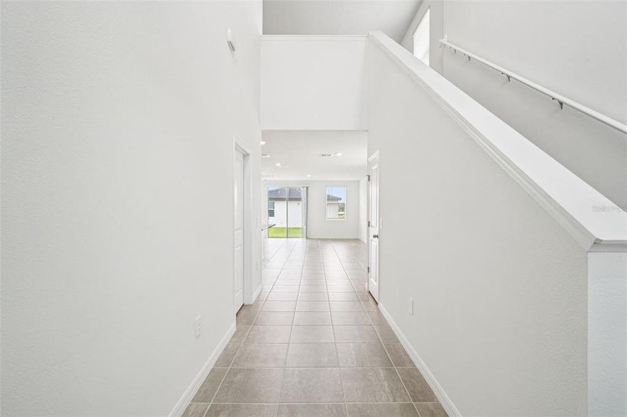 Spacious, unfurnished interior of a new home in Hamilton Bluff - Classic Series, Lake Hamilton (Image 14).