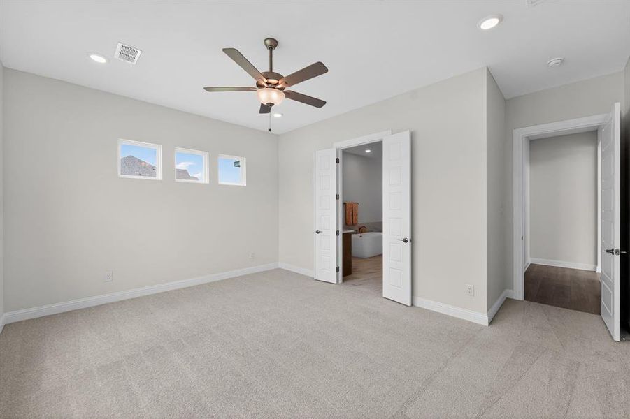 Spacious, unfurnished interior of a new home in Highland Crossing, Celina (Image 16).