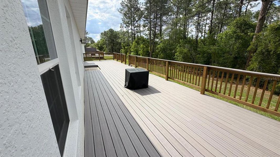 Exterior details and patio area of a home in , Ocala (Image 19).