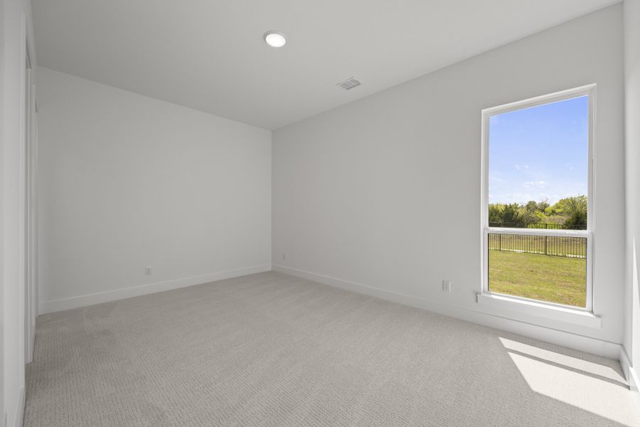 Spacious, unfurnished interior of a new home in Winding Creek, Rockwall (Image 36).