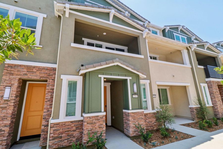 Photo is not of the actual home, but is an inspirational photo of builder’s model home and may depict options, furnishings, and/or decorator features that are not included Photo is not of the actual home, but is an inspirational photo of builder’s model home and may depict options, furnishings, and/or decorator features that are not included