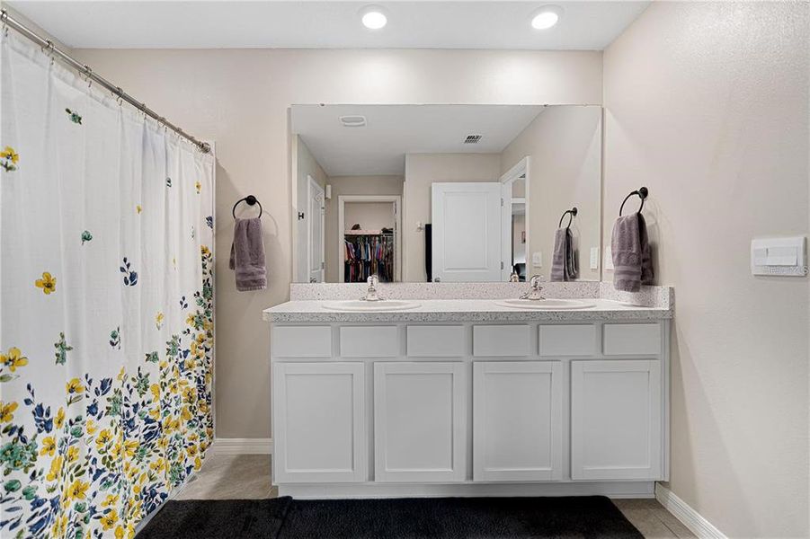 Furnished interior view inside a new home in Autumn Glen, Belleview (Image 15).