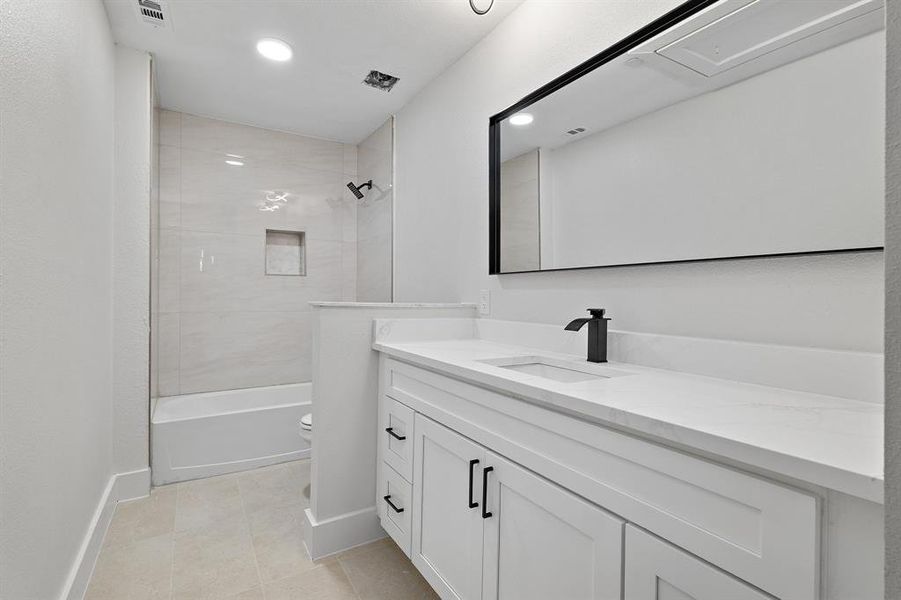 Furnished interior view inside a new home in , Rowlett (Image 19).