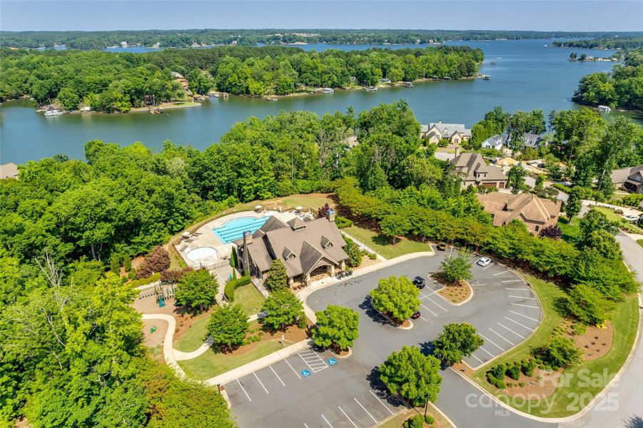 Image 37 of a home in Handsmill on Lake Wylie.