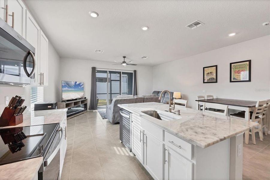 Furnished interior view inside a new home in Braden Pointe, Bradenton (Image 14). Furnished interior view inside a new home in Braden Pointe, Bradenton (Image 14).