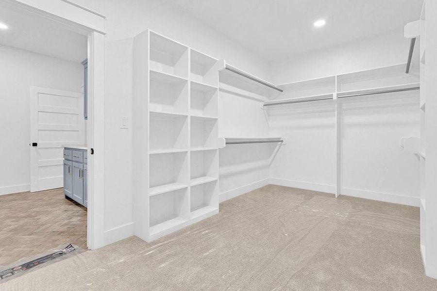 Spacious, unfurnished interior of a new home in , Hideaway (Image 25).