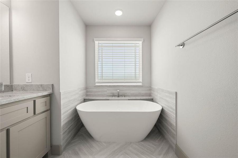 Furnished interior view inside a new home in , Farmers Branch (Image 17).