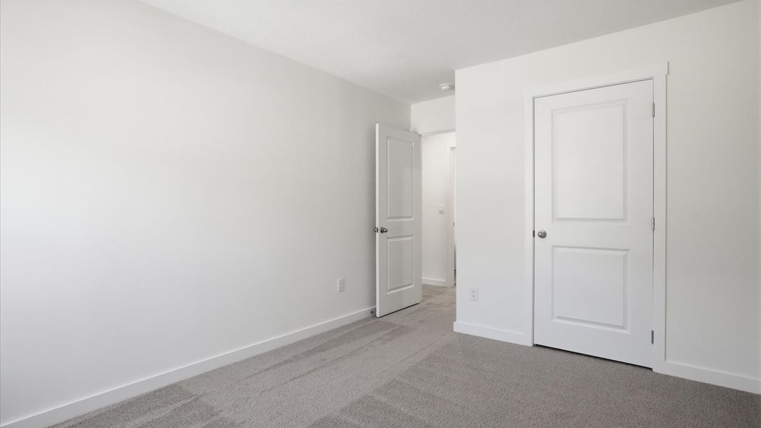 Spacious, unfurnished interior of a new home in Emory Creek, Harriman (Image 39).