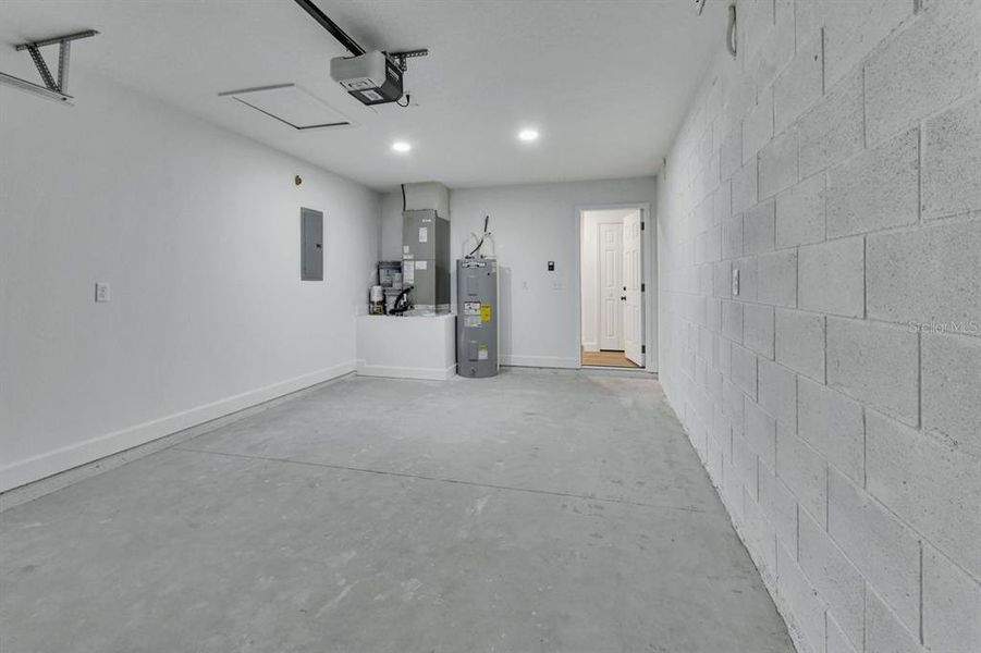 Spacious, unfurnished interior of a new home in , Orange City (Image 13). Spacious, unfurnished interior of a new home in , Orange City (Image 13).