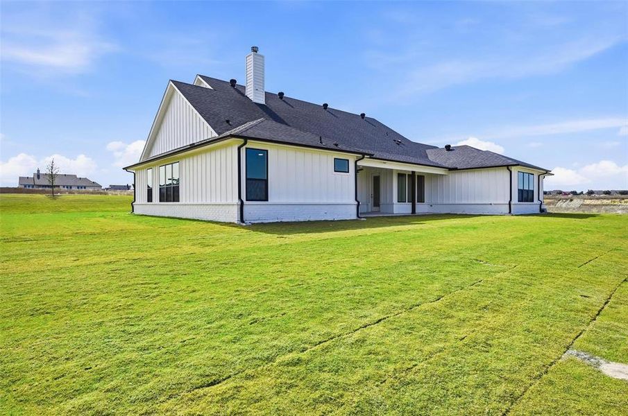 Exterior details and patio area of a home in , Aledo (Image 3).