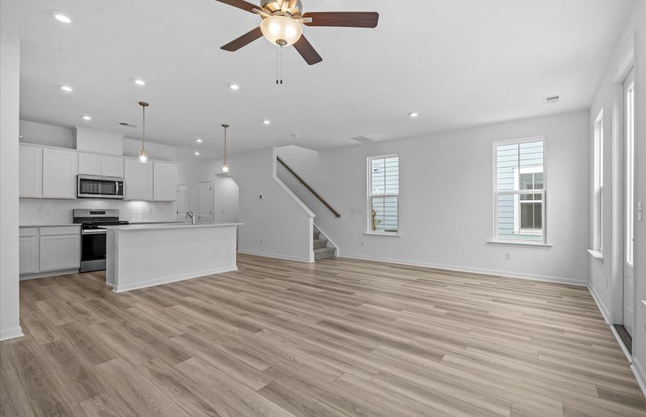 Spacious, unfurnished interior of a new home in Alston Park, Greenville (Image 26).
