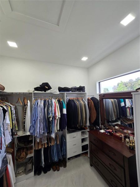 Close-up of interior finishes inside a home in , Loxahatchee (Image 18).
