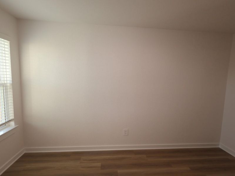 Spacious, unfurnished interior of a new home in Lone Star Landing, Montgomery (Image 17).