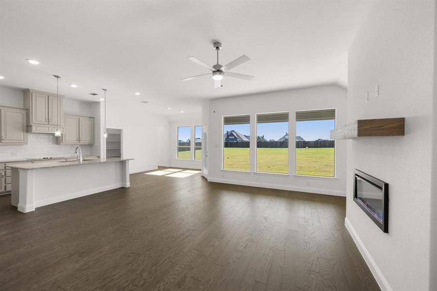 Spacious, unfurnished interior of a new home in Coyote Crossing, Godley (Image 22).
