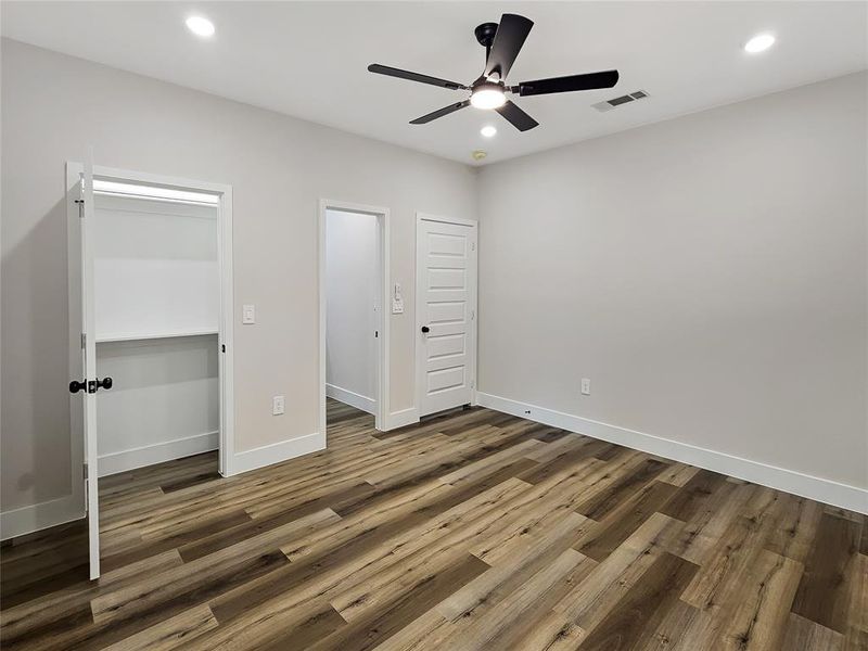 Spacious, unfurnished interior of a new home in , Mabank (Image 14). Spacious, unfurnished interior of a new home in , Mabank (Image 14).