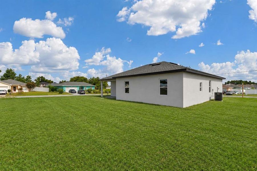 Exterior details and patio area of a home in , Ocala (Image 26). Exterior details and patio area of a home in , Ocala (Image 26).