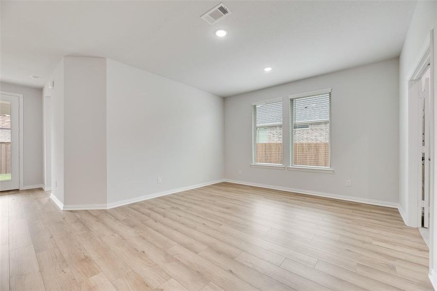 Spacious, unfurnished interior of a new home in Sutton Fields, Celina (Image 27).