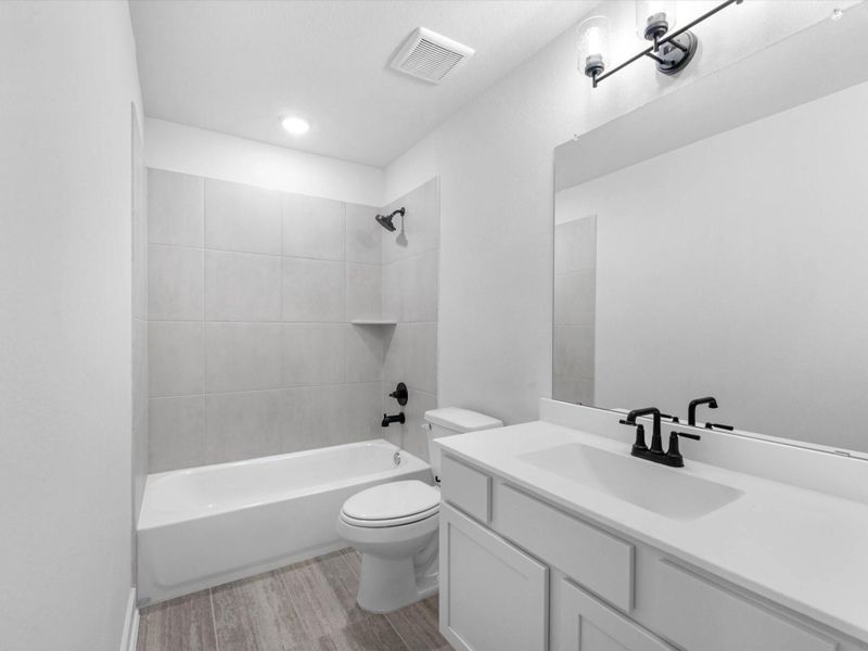 Furnished interior view inside a new home in Lago Mar - 60', Texas City (Image 5). Furnished interior view inside a new home in Lago Mar - 60', Texas City (Image 5).