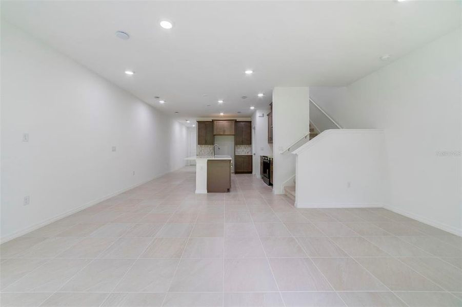 Spacious, unfurnished interior of a new home in Towns at Greenleaf, Oviedo (Image 28).