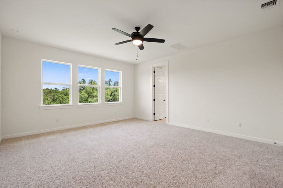 Spacious, unfurnished interior of a new home in Heritage, Dripping Springs (Image 39).