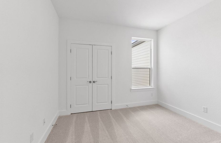 Spacious, unfurnished interior of a new home in Northpoint at Old Settlers, Round Rock (Image 13).