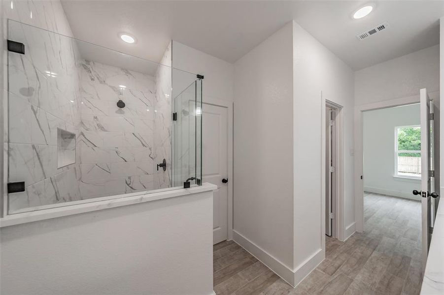 Furnished interior view inside a new home in , Dallas (Image 18).