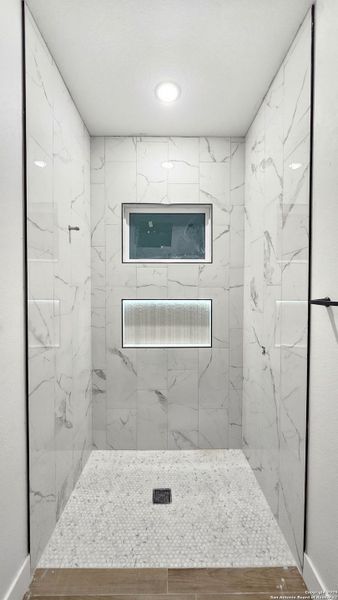 Furnished interior view inside a new home in , La Vernia (Image 11).