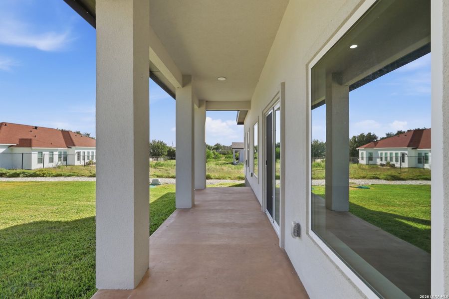 Exterior details and patio area of a home in , Selma (Image 4).