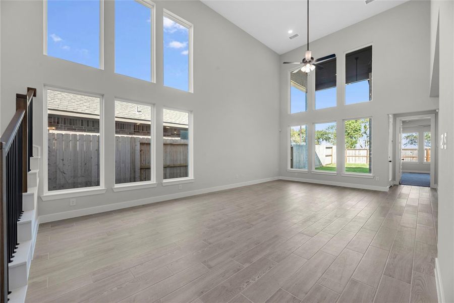 Representative image. Features, specifications, selections and colors may vary. Representative image. Features, specifications, selections and colors may vary.