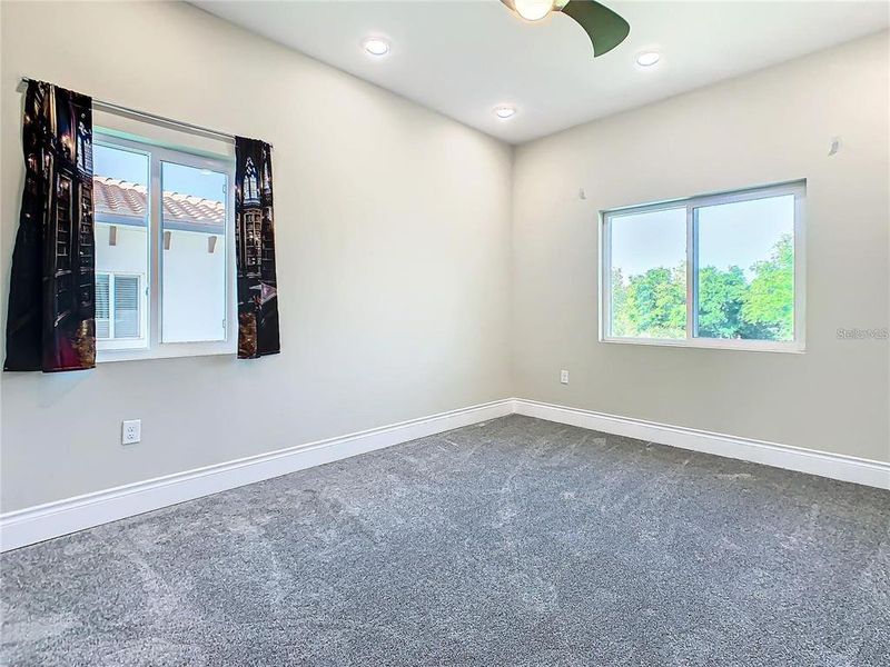 Spacious, unfurnished interior of a new home in , Davenport (Image 26).