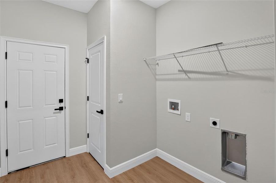Spacious, unfurnished interior of a new home in , Homosassa (Image 20). Spacious, unfurnished interior of a new home in , Homosassa (Image 20).