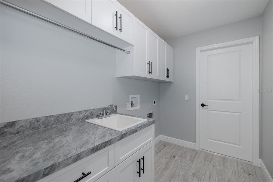 Furnished interior view inside a new home in , Homosassa (Image 41).