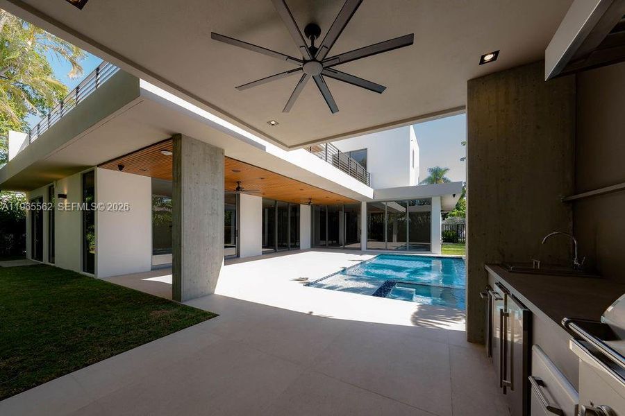Exterior details and patio area of a home in , Miami (Image 23).