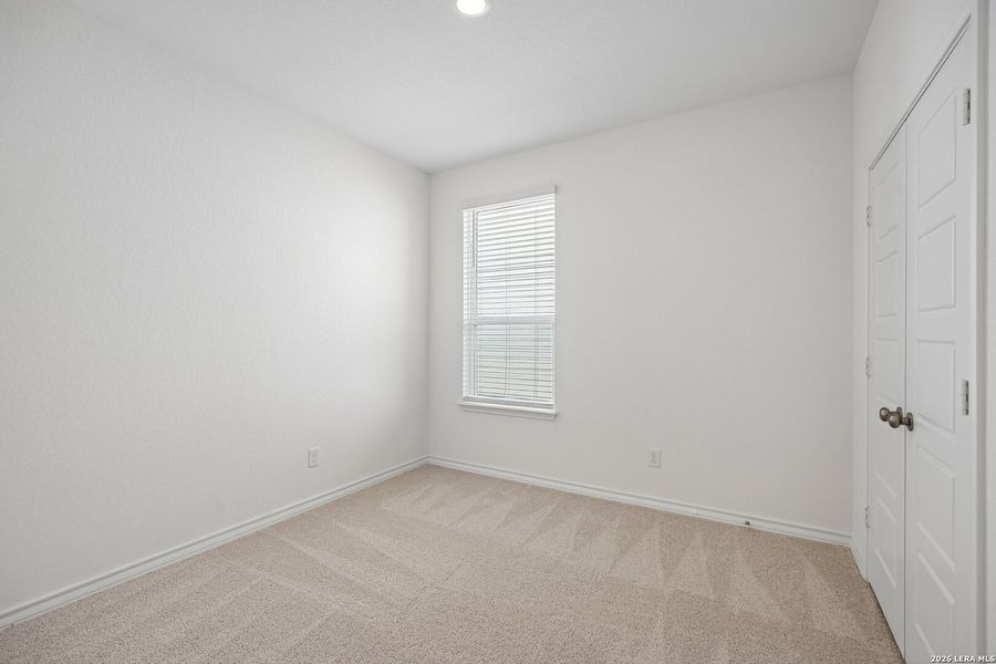 Spacious, unfurnished interior of a new home in Dove Song, Marion (Image 17).