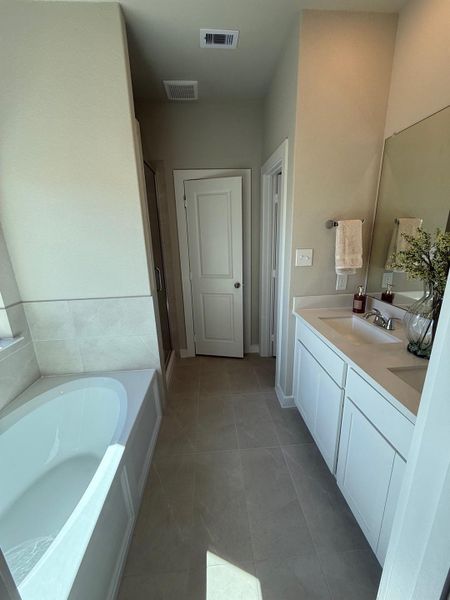 Furnished interior view inside a new home in Cypress Green, Hockley (Image 19).