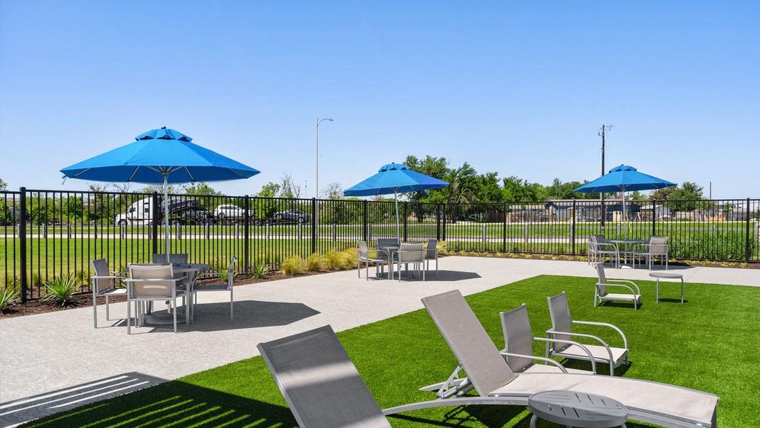 Community amenities in Carillon, Manor (Image 26).